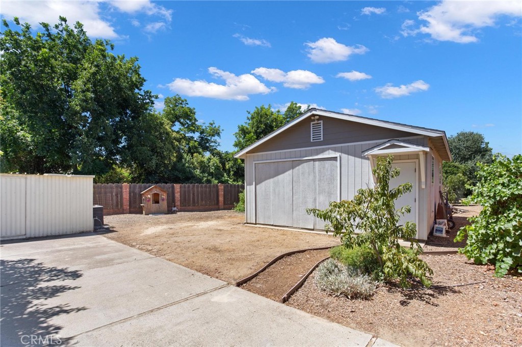 1539 W North Bear Creek Dr, Merced, CA 95348