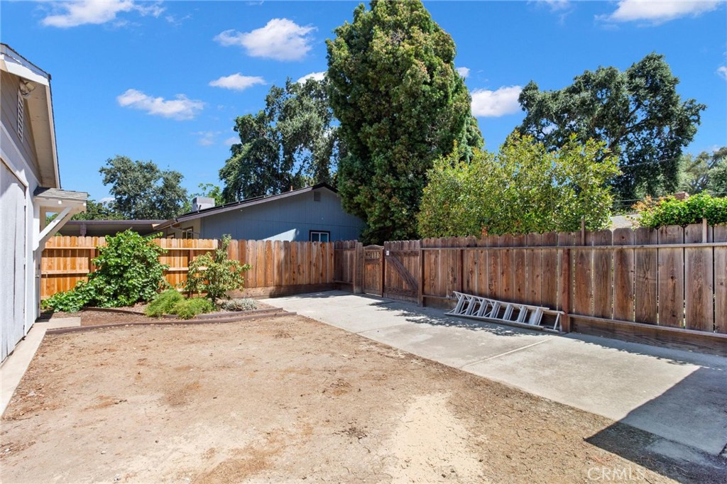 1539 W North Bear Creek Dr, Merced, CA 95348