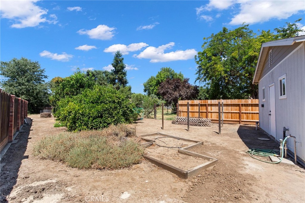 1539 W North Bear Creek Dr, Merced, CA 95348