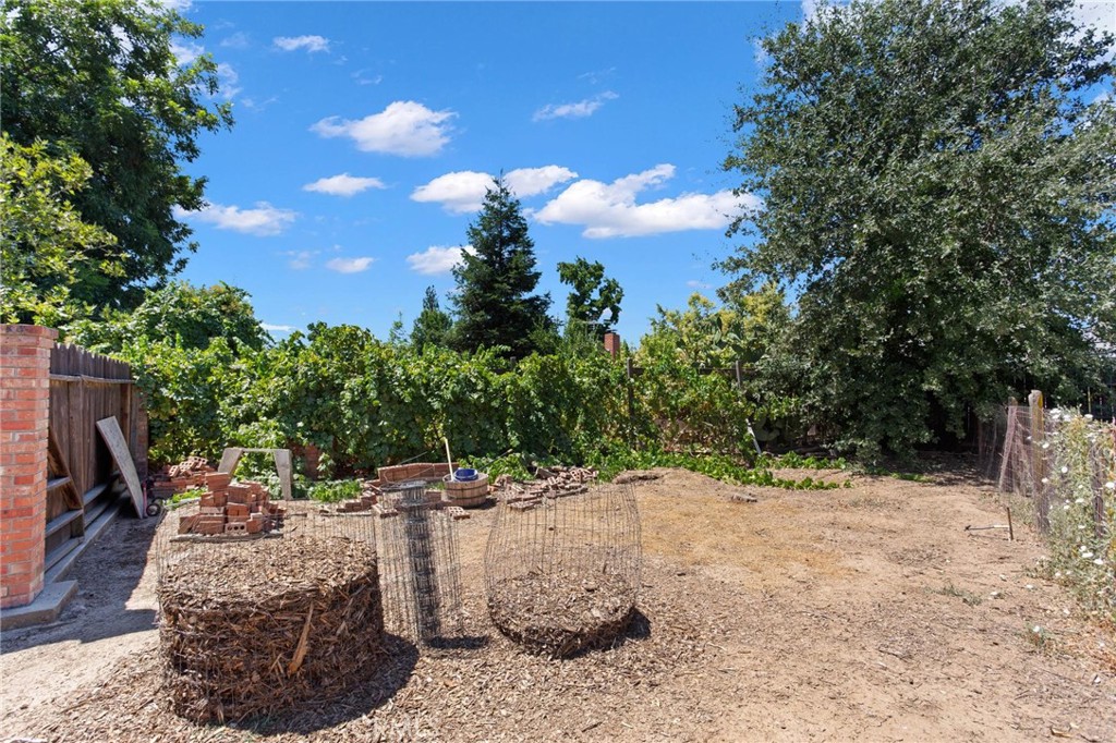 1539 W North Bear Creek Dr, Merced, CA 95348
