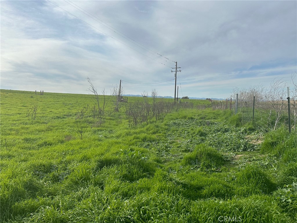 1 Billy Wright Rd, Los Banos, CA 93635