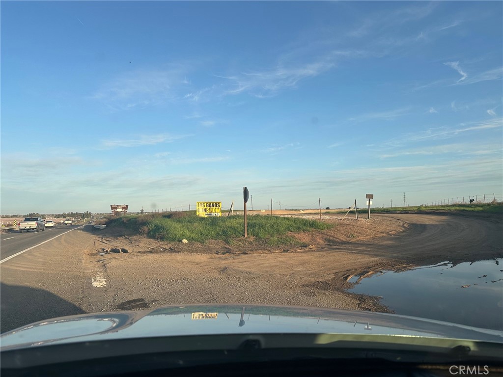 1 Billy Wright Rd, Los Banos, CA 93635