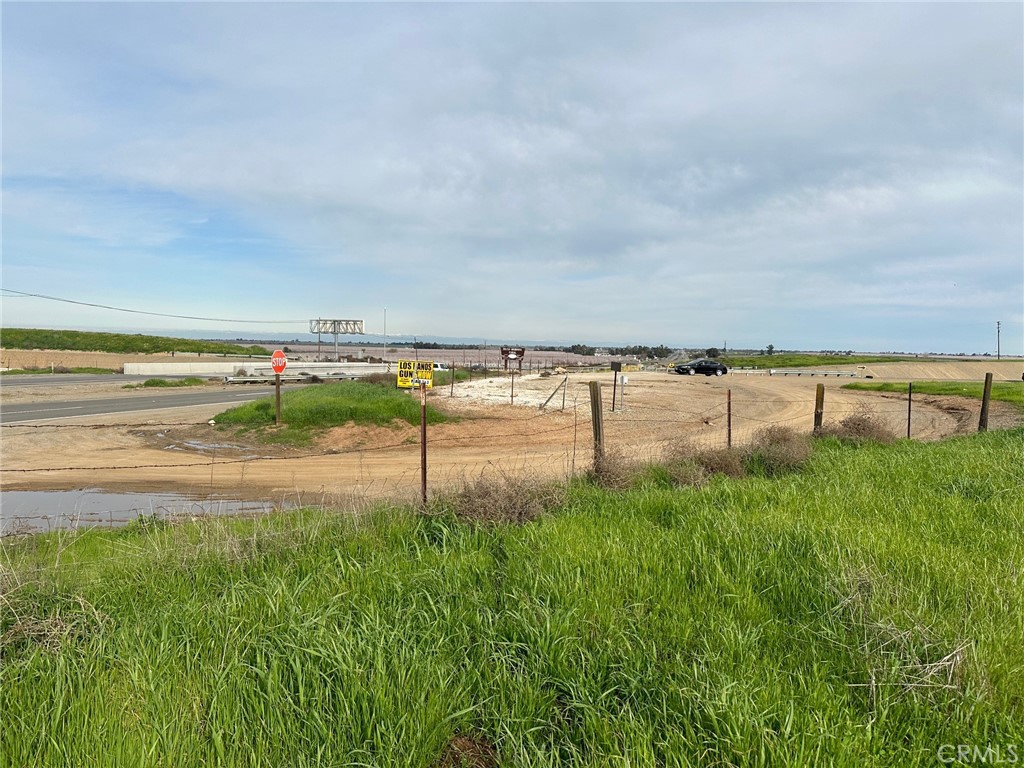 1 Billy Wright Rd, Los Banos, CA 93635