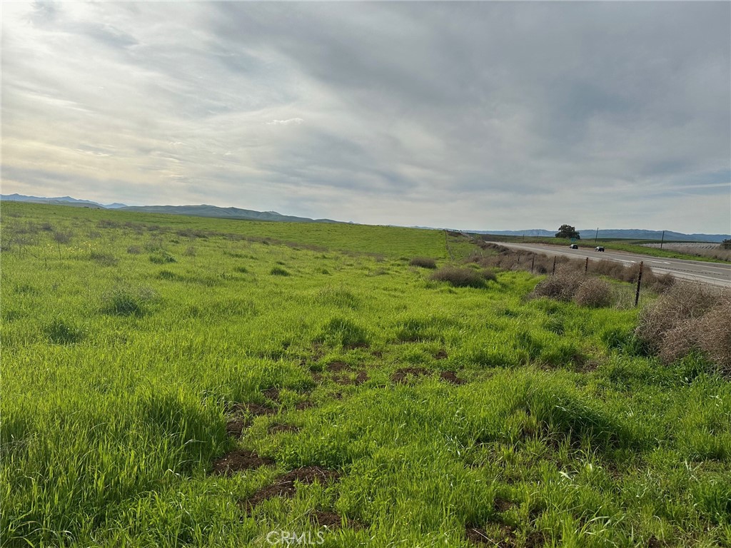 1 Billy Wright Rd, Los Banos, CA 93635