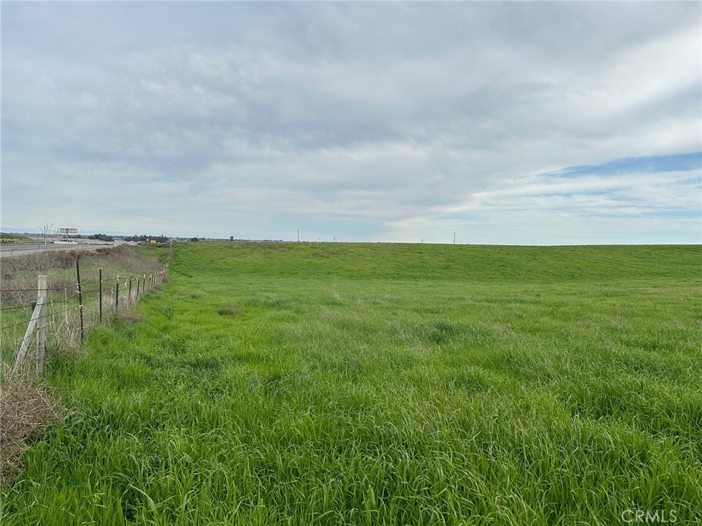 1 Billy Wright Rd, Los Banos, CA 93635