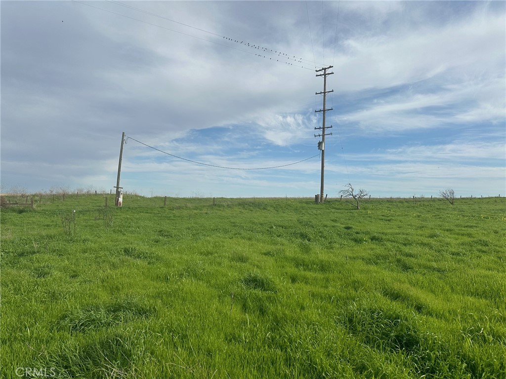 1 Billy Wright Rd, Los Banos, CA 93635