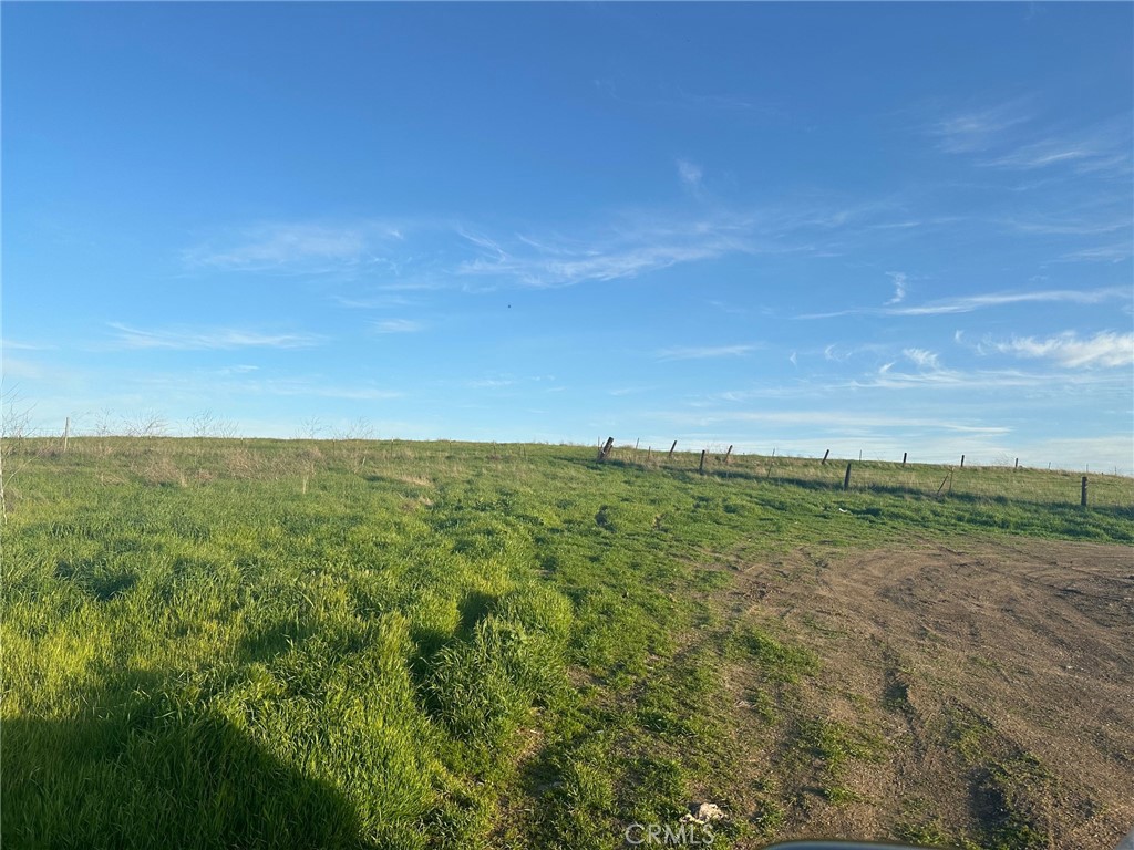 1 Billy Wright Rd, Los Banos, CA 93635