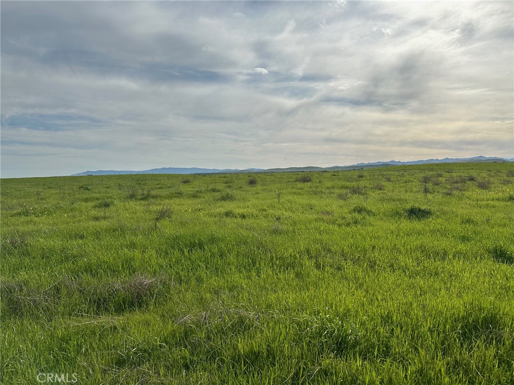 1 Billy Wright Rd, Los Banos, CA 93635