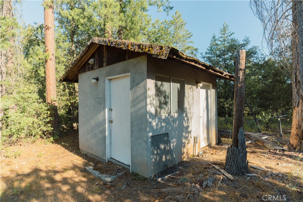 10902 Stout Ln, Coulterville, CA 95311