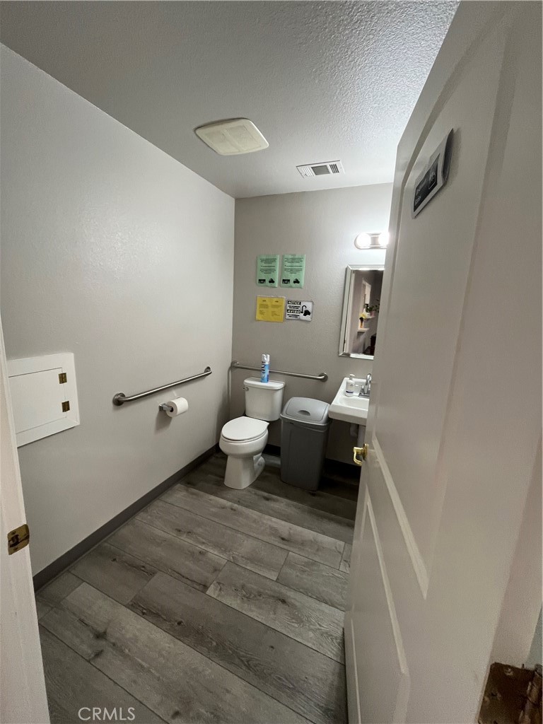 2800 Park Ave #A, Merced, CA 95348