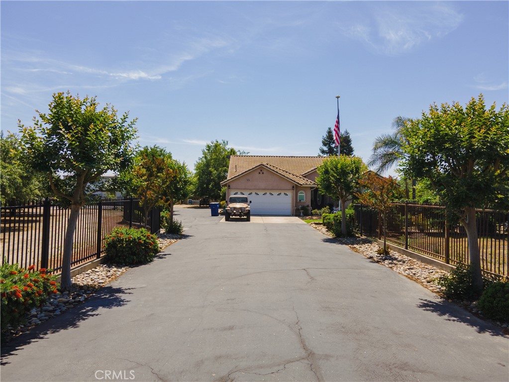 6839 Mercedes Ave, Winton, CA 95388