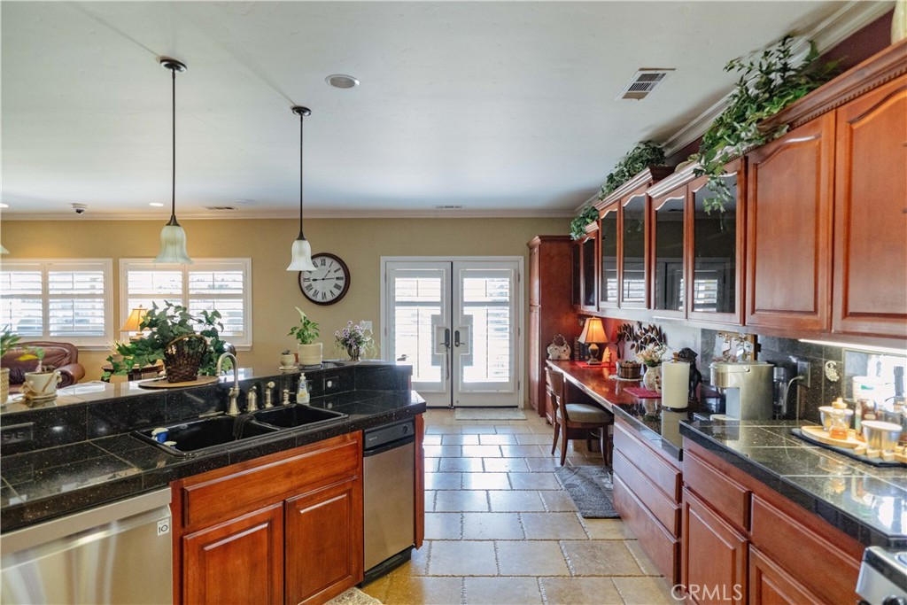 6839 Mercedes Ave, Winton, CA 95388