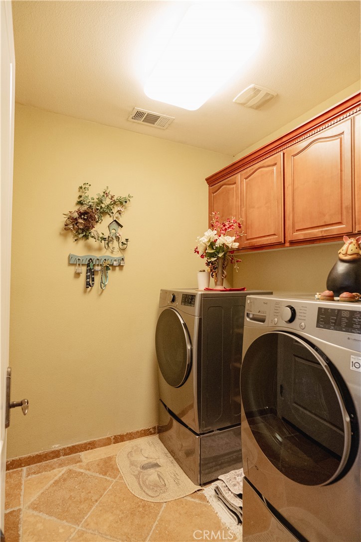 6839 Mercedes Ave, Winton, CA 95388