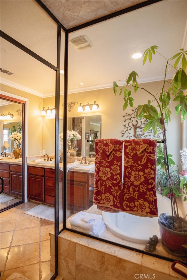 6839 Mercedes Ave, Winton, CA 95388