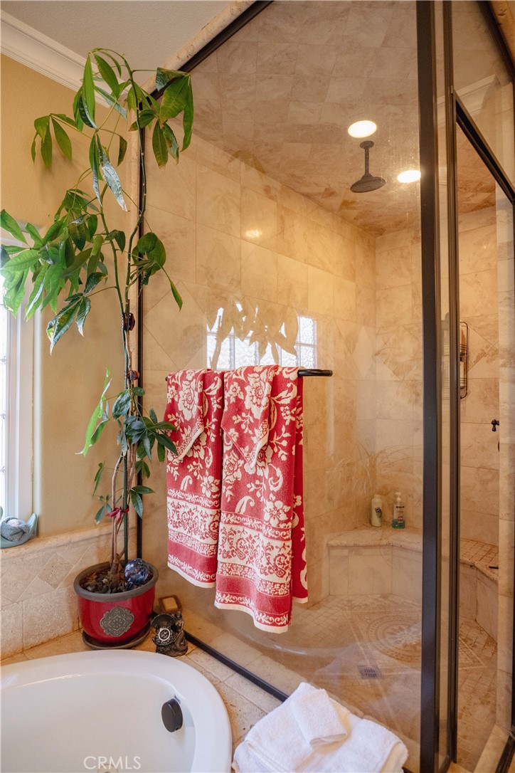 6839 Mercedes Ave, Winton, CA 95388