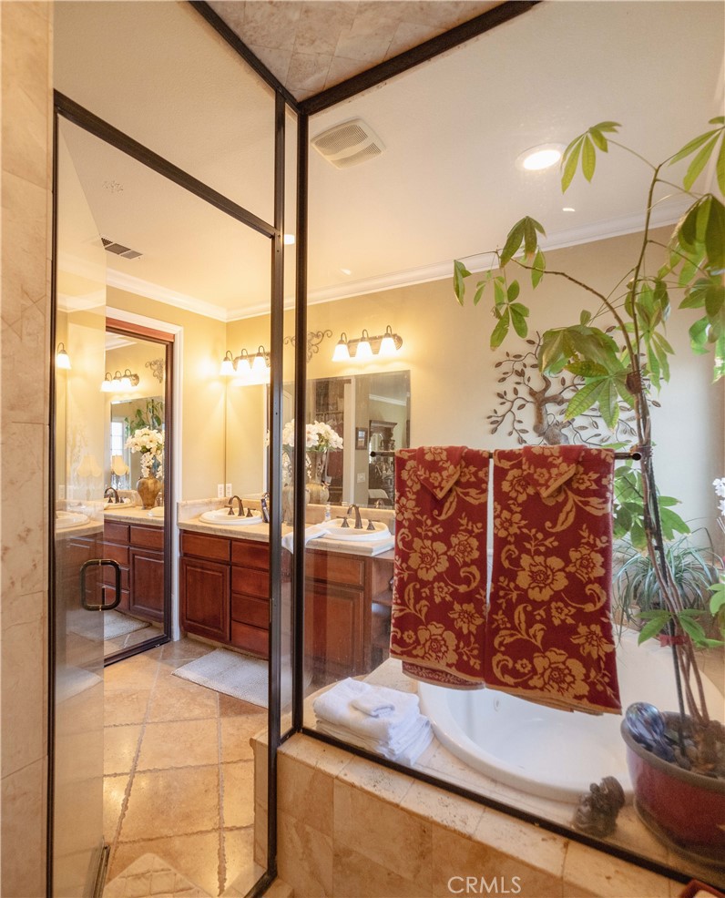 6839 Mercedes Ave, Winton, CA 95388