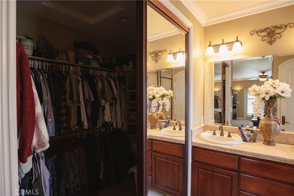 6839 Mercedes Ave, Winton, CA 95388