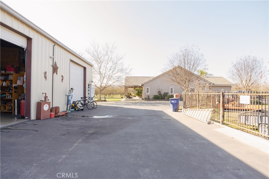 6839 Mercedes Ave, Winton, CA 95388