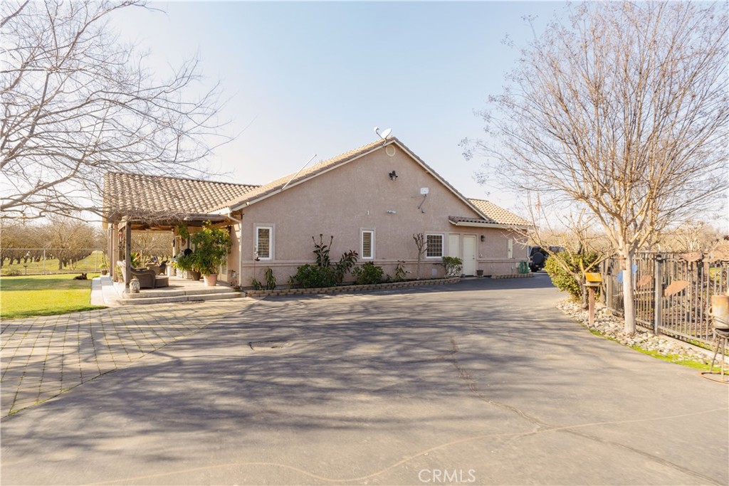 6839 Mercedes Ave, Winton, CA 95388
