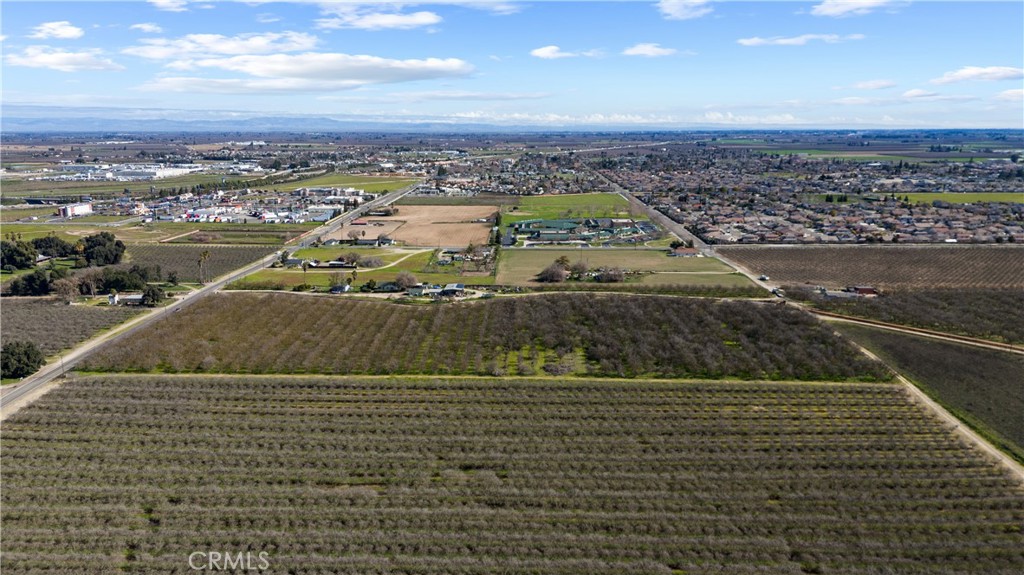 14127 Vinewood Ave, Livingston, CA 95334