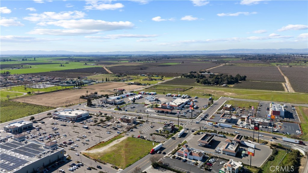 14127 Vinewood Ave, Livingston, CA 95334