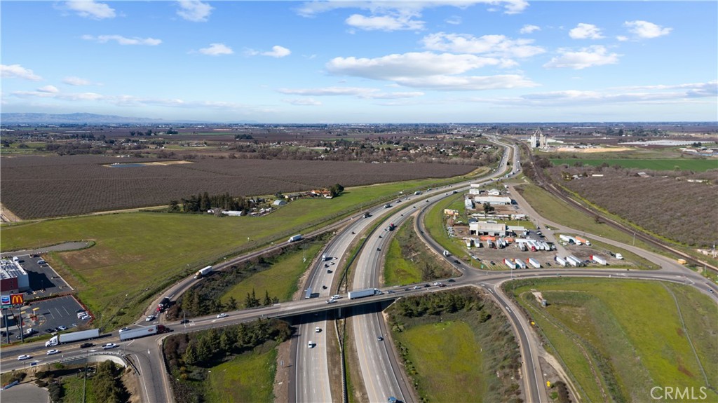 14127 Vinewood Ave, Livingston, CA 95334