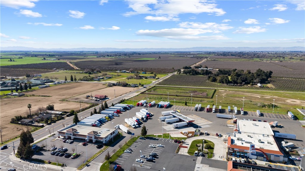 14127 Vinewood Ave, Livingston, CA 95334