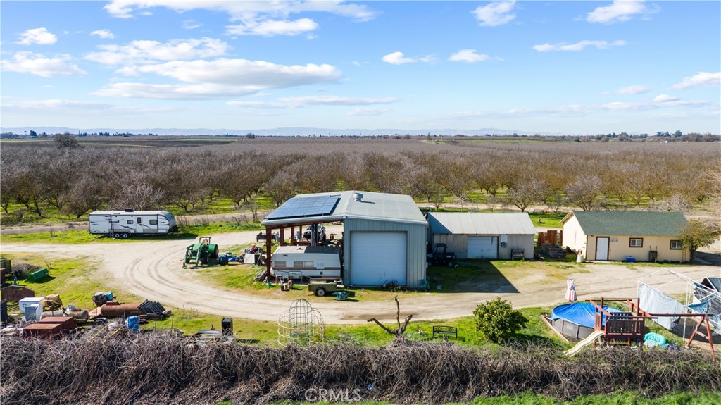 14127 Vinewood Ave, Livingston, CA 95334