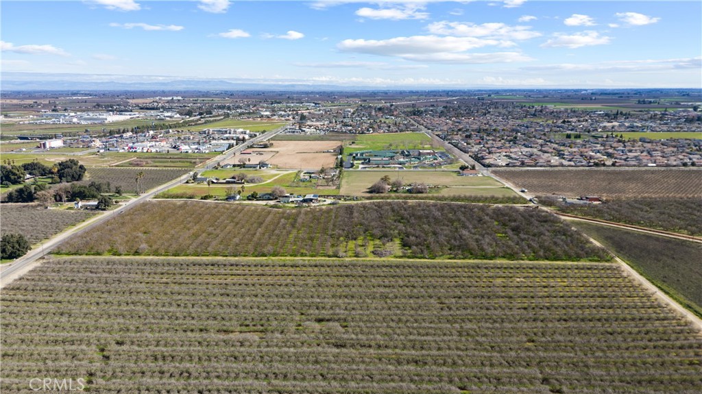 14127 Vinewood Ave, Livingston, CA 95334