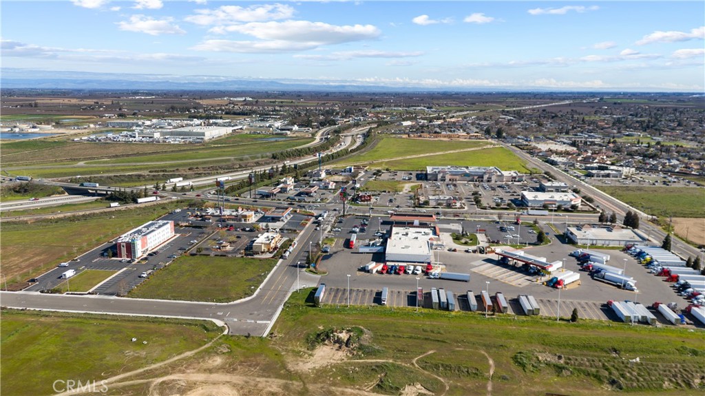 14127 Vinewood Ave, Livingston, CA 95334