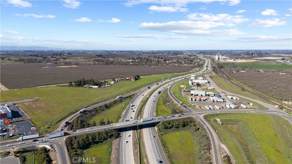 14127 Vinewood Ave, Livingston, CA 95334