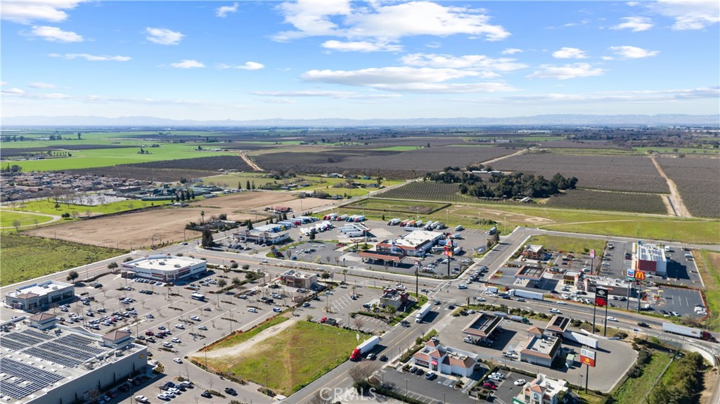 14127 Vinewood Ave, Livingston, CA 95334