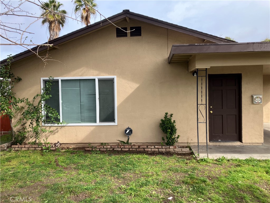 557 Barney St, Merced, CA 95340