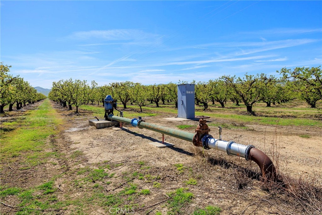 1 Hamilton Rd, Patterson, CA 95360