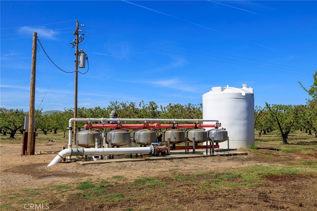 1 Hamilton Rd, Patterson, CA 95360