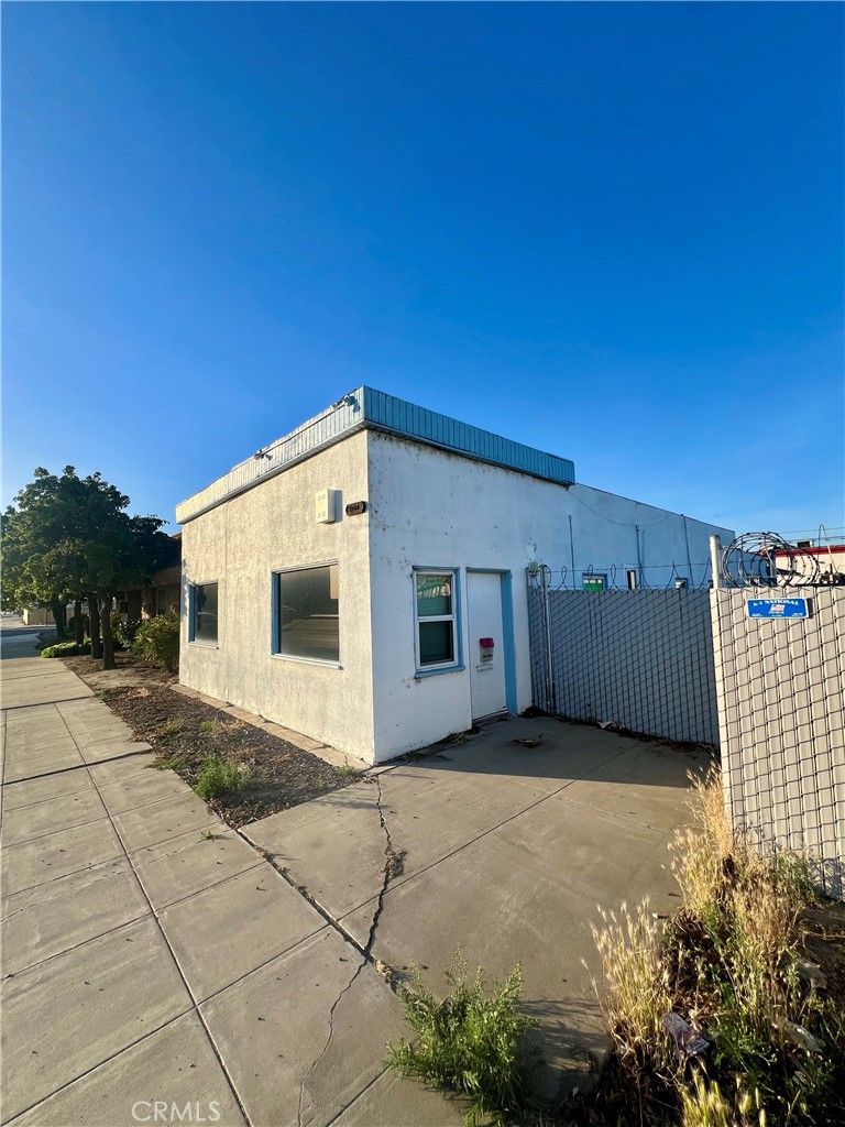 927 N St, Firebaugh, CA 93622