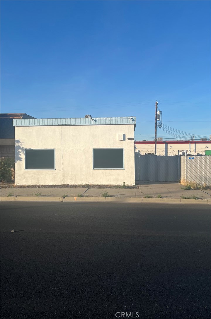 927 N St, Firebaugh, CA 93622