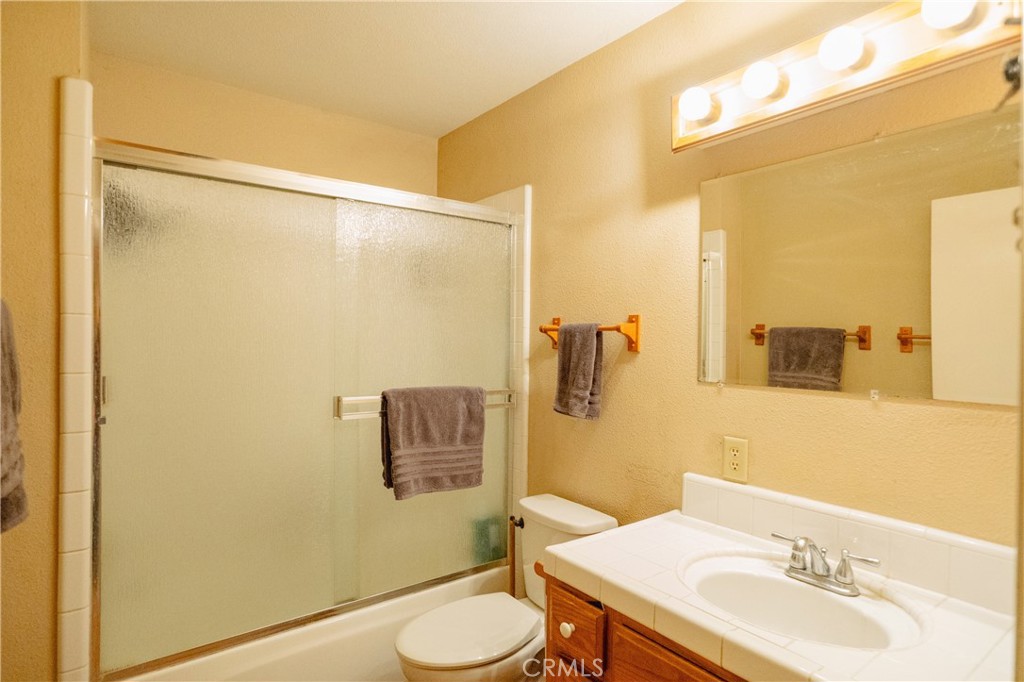 1070 E 23rd St, Merced, CA 95340