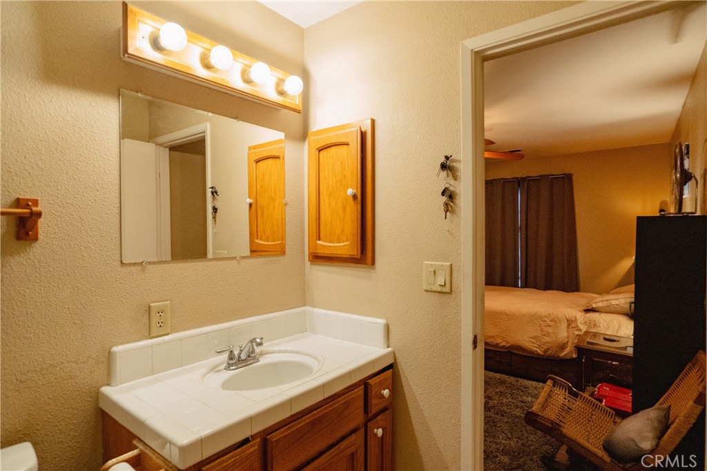 1070 E 23rd St, Merced, CA 95340