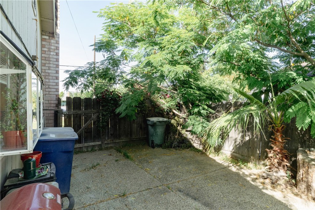 1070 E 23rd St, Merced, CA 95340