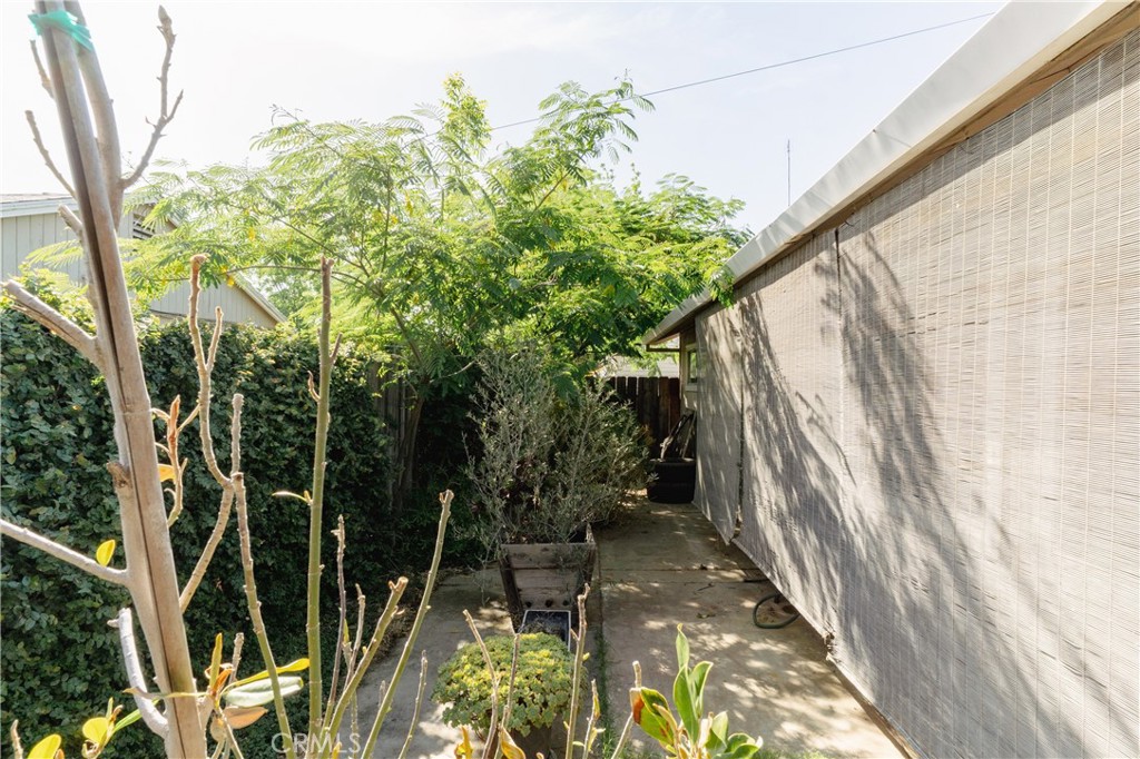 1070 E 23rd St, Merced, CA 95340