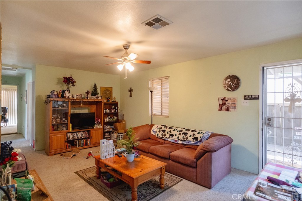 1070 E 23rd St, Merced, CA 95340