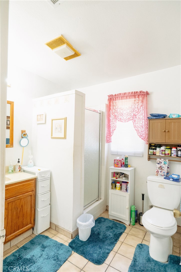 1070 E 23rd St, Merced, CA 95340