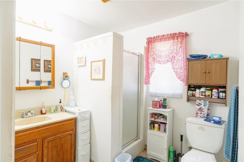 1070 E 23rd St, Merced, CA 95340