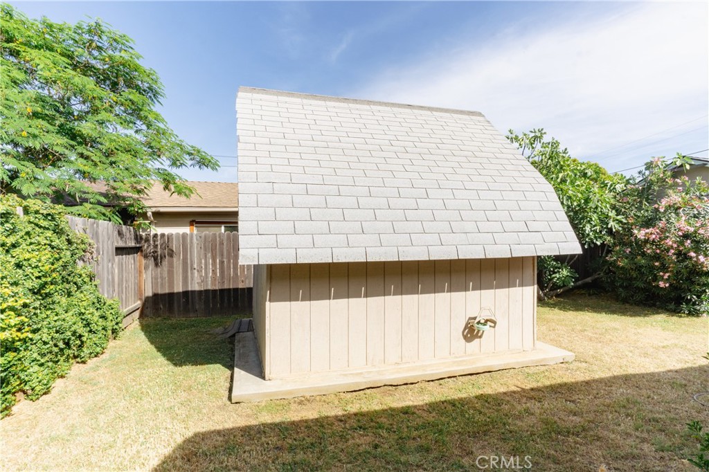 1070 E 23rd St, Merced, CA 95340