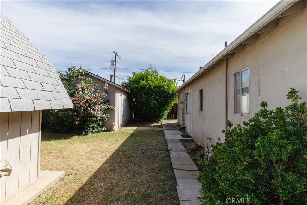 1070 E 23rd St, Merced, CA 95340