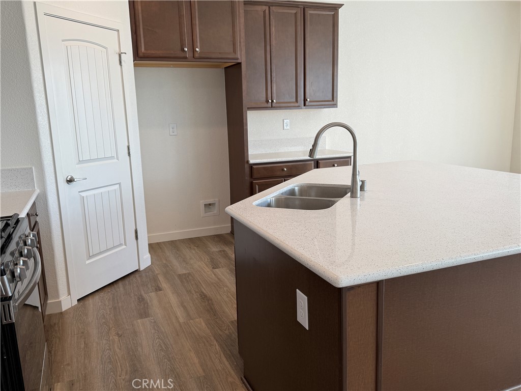 1858 Morro Ct, Los Banos, CA 93635