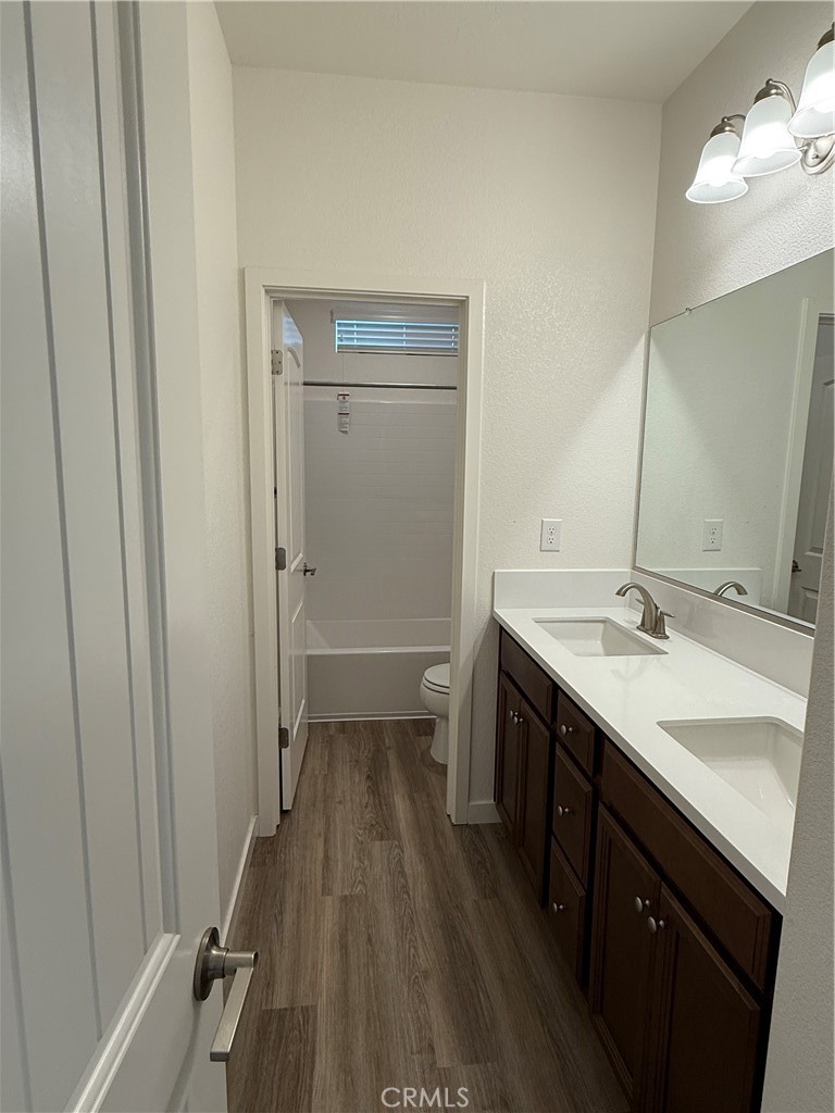 1858 Morro Ct, Los Banos, CA 93635