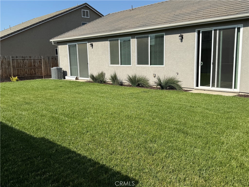1858 Morro Ct, Los Banos, CA 93635
