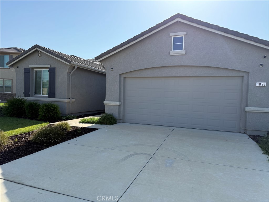 1858 Morro Ct, Los Banos, CA 93635